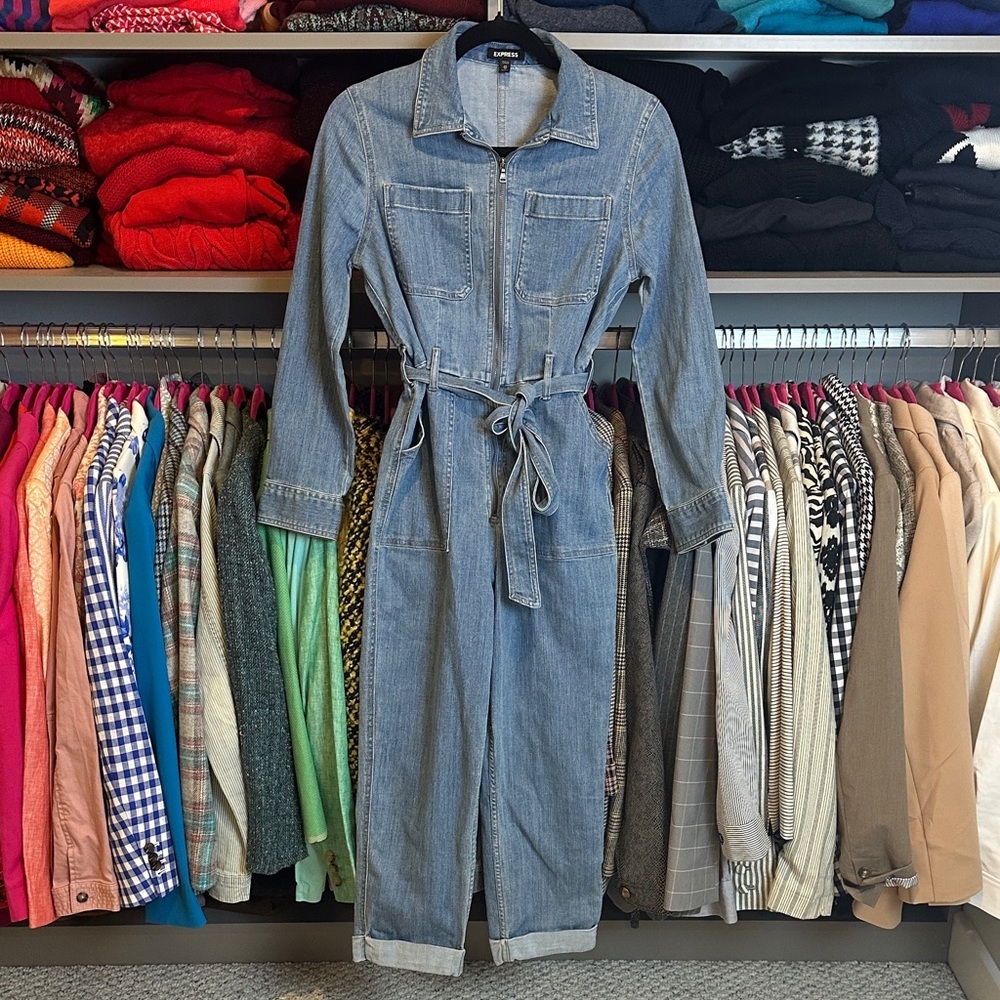 Express blue denim long sleeve zip closure belted cropped jumpsuit size XS